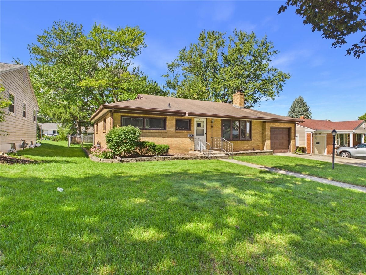 919 Woodland Drive