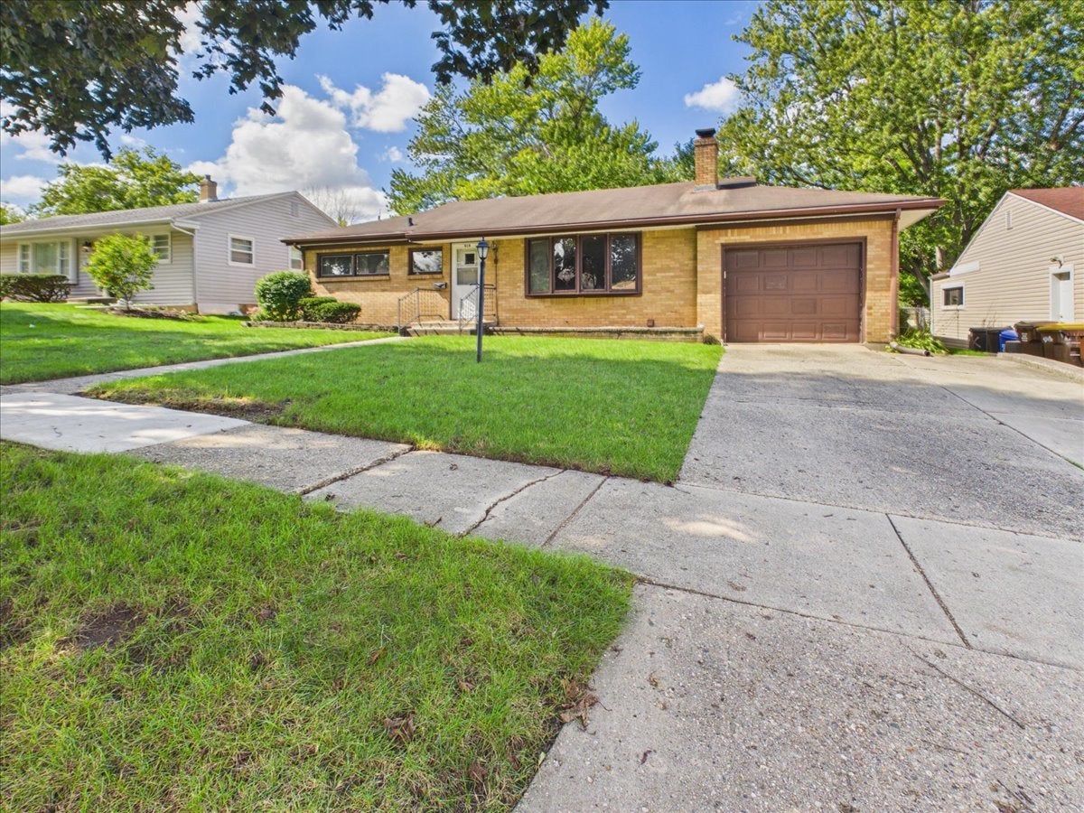 919 Woodland Drive