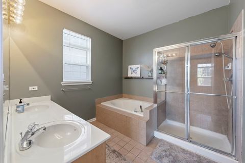 Tiny photo for 2132 Colonial Street, Aurora, IL 60503 (MLS # 12600878)