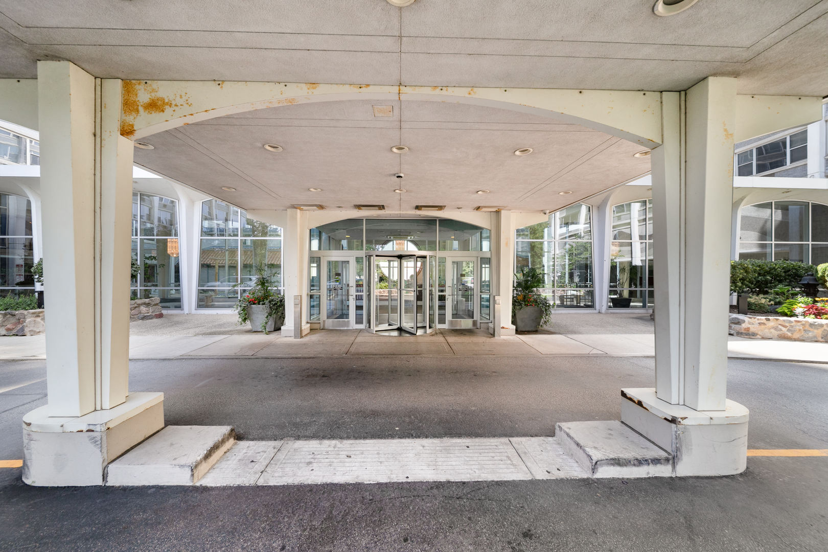 4250 N Marine Drive 1235