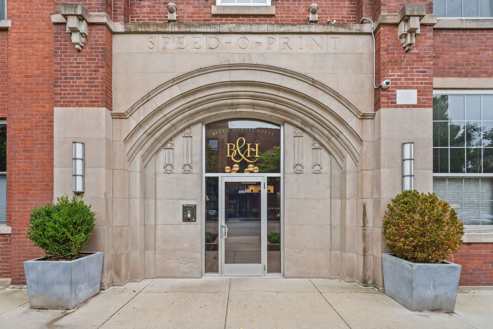 1801 W Larchmont Avenue 103