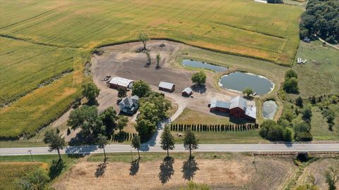 Tiny photo for 954 N 2401st Road, Ottawa, IL 61350 (MLS # 12471000)