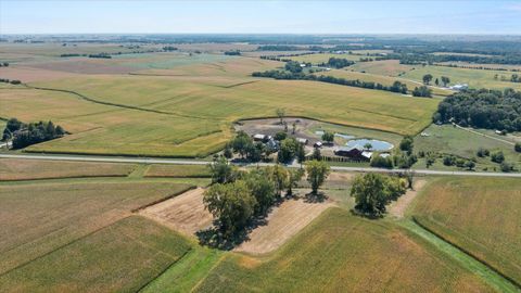 Tiny photo for 954 N 2401st Road, Ottawa, IL 61350 (MLS # 12471000)