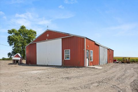 Tiny photo for 954 N 2401st Road, Ottawa, IL 61350 (MLS # 12471000)