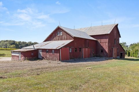 Tiny photo for 954 N 2401st Road, Ottawa, IL 61350 (MLS # 12471000)