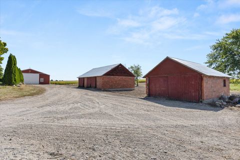 Tiny photo for 954 N 2401st Road, Ottawa, IL 61350 (MLS # 12471000)