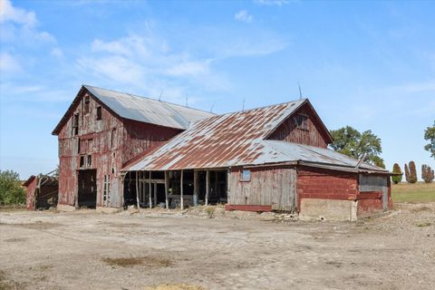 Tiny photo for 954 N 2401st Road, Ottawa, IL 61350 (MLS # 12471000)