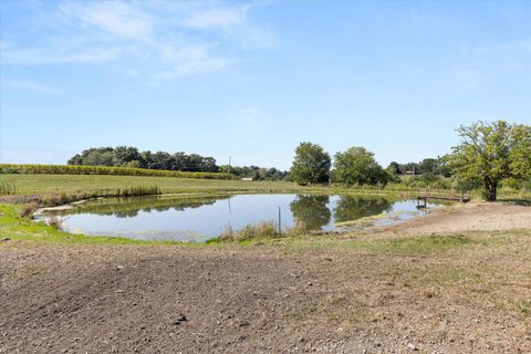 Tiny photo for 954 N 2401st Road, Ottawa, IL 61350 (MLS # 12471000)