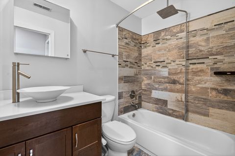 Tiny photo for 829 Dighton Lane #21E, Schaumburg, IL 60173 (MLS # 12611394)