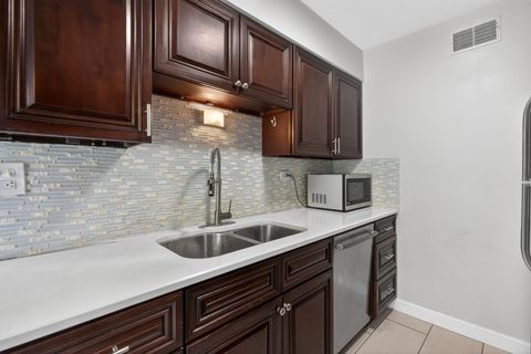 Tiny photo for 829 Dighton Lane #21E, Schaumburg, IL 60173 (MLS # 12611394)