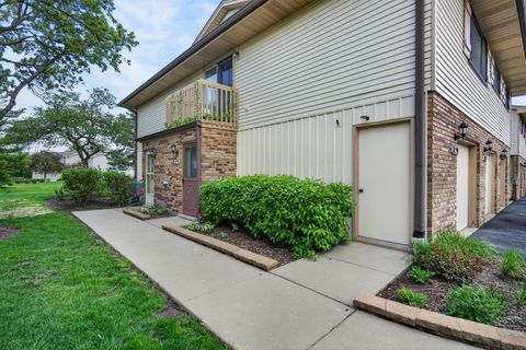 Tiny photo for 829 Dighton Lane #21E, Schaumburg, IL 60173 (MLS # 12611394)