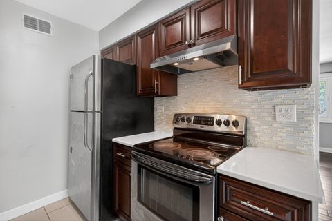 Tiny photo for 829 Dighton Lane #21E, Schaumburg, IL 60173 (MLS # 12611394)
