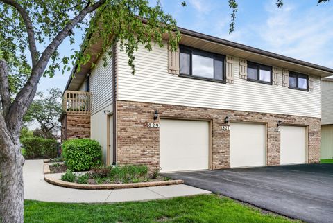 Photo of 829 Dighton Lane #21E, Schaumburg, IL 60173 (MLS # 12611394)