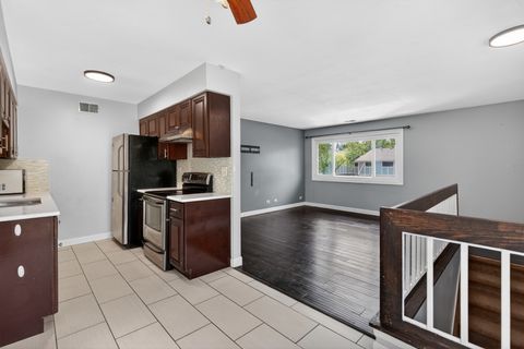Tiny photo for 829 Dighton Lane #21E, Schaumburg, IL 60173 (MLS # 12611394)