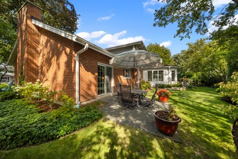Tiny photo for 1943 Sunnyside Circle, Northbrook, IL 60062 (MLS # 12427225)