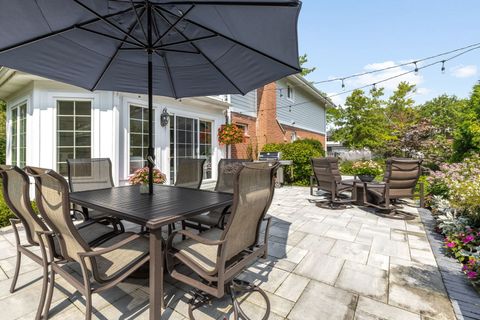 Tiny photo for 1943 Sunnyside Circle, Northbrook, IL 60062 (MLS # 12427225)