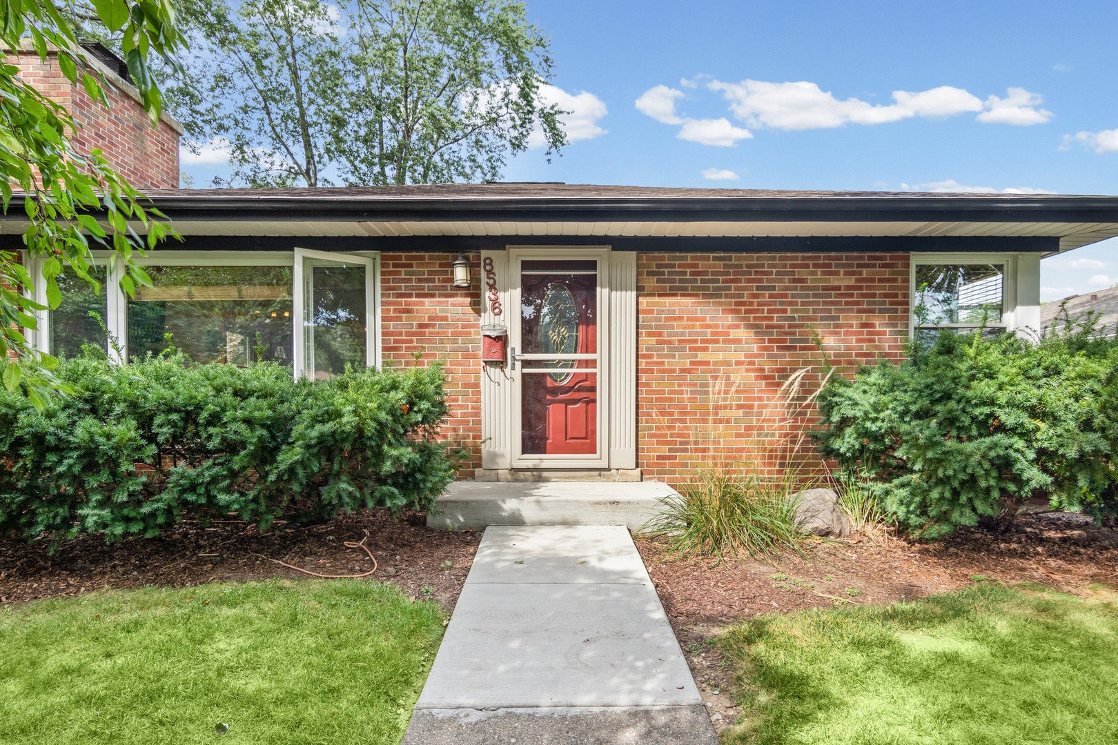 8536 Kedvale Avenue - Photo 2