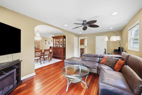 Tiny photo for 382 Maple Lane, Elk Grove Village, IL 60007 (MLS # 12768946)