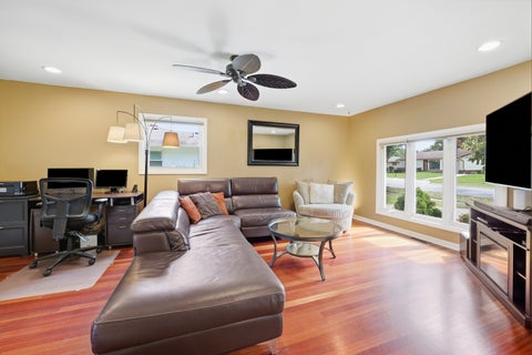 Tiny photo for 382 Maple Lane, Elk Grove Village, IL 60007 (MLS # 12768946)