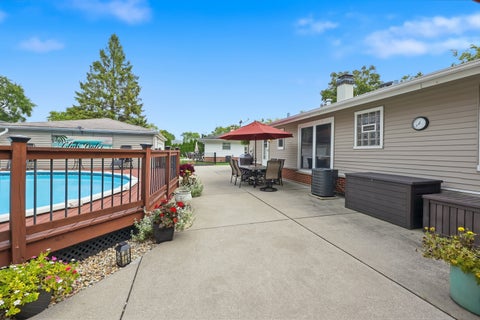 Tiny photo for 382 Maple Lane, Elk Grove Village, IL 60007 (MLS # 12768946)
