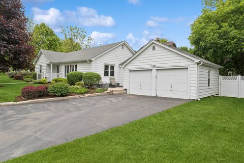 Tiny photo for 505 Lange Court, Libertyville, IL 60048 (MLS # 12467017)