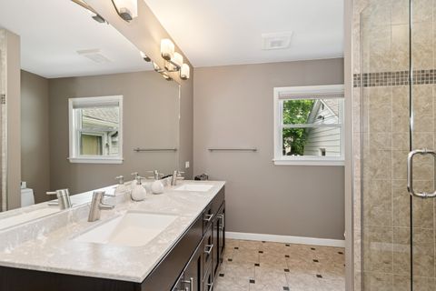 Tiny photo for 505 Lange Court, Libertyville, IL 60048 (MLS # 12467017)
