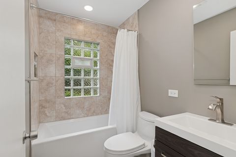 Tiny photo for 505 Lange Court, Libertyville, IL 60048 (MLS # 12467017)