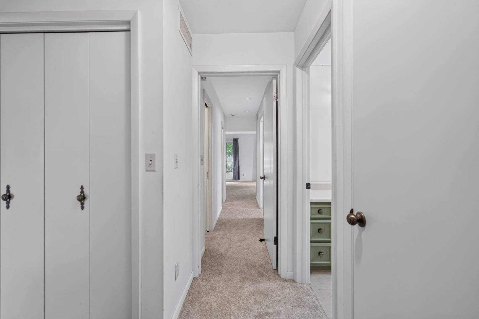 100 Forsythe Lane