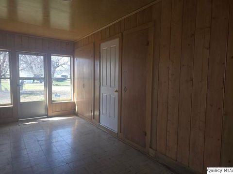 Tiny photo for 105 S Clermont St, Bowen, IL 62316 (MLS # 12604713)