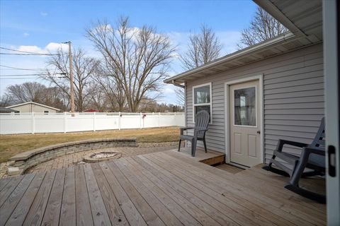 Tiny photo for 709 E Meade Street, Pontiac, IL 61764 (MLS # 12565934)