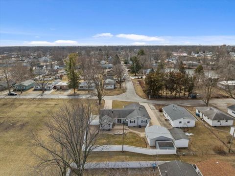 Tiny photo for 709 E Meade Street, Pontiac, IL 61764 (MLS # 12565934)