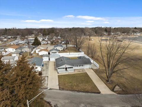 Tiny photo for 709 E Meade Street, Pontiac, IL 61764 (MLS # 12565934)