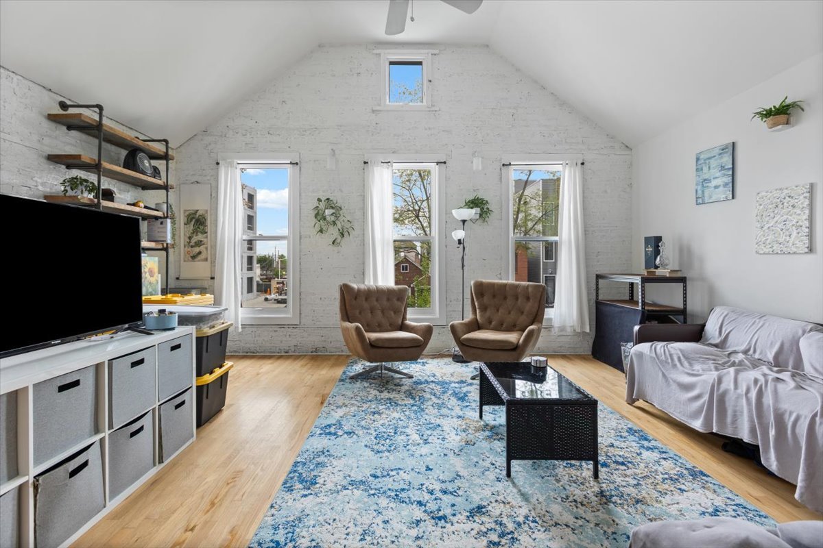 1630 W 21st Place