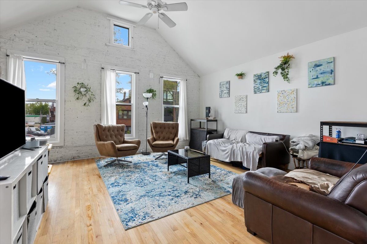 1630 W 21st Place