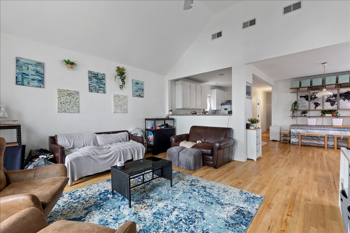 1630 W 21st Place