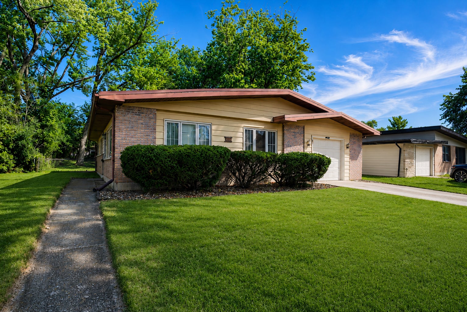 322 Sioux Street