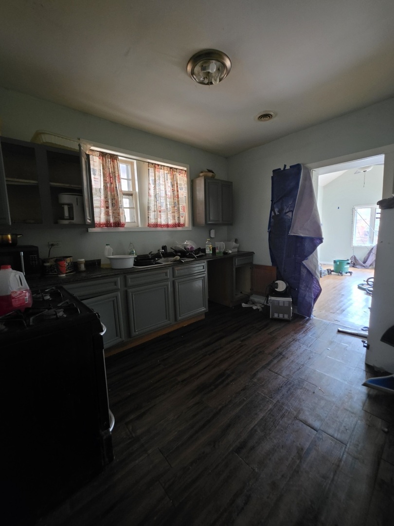 14129 S Dearborn Street