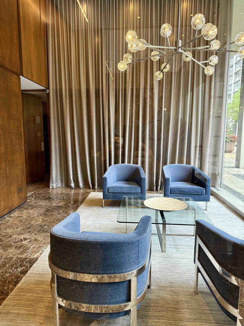 1 E Schiller Street 2A