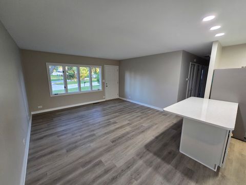 Tiny photo for 60 S Seebert Street, Cary, IL 60013 (MLS # 12491959)