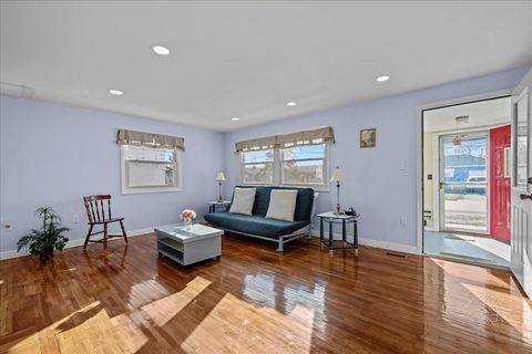 Tiny photo for 909 E Railroad Street, Sandwich, IL 60548 (MLS # 12546572)