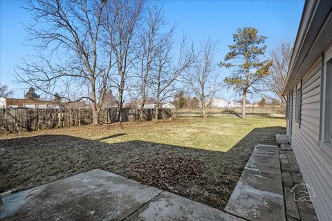 Tiny photo for 909 E Railroad Street, Sandwich, IL 60548 (MLS # 12546572)