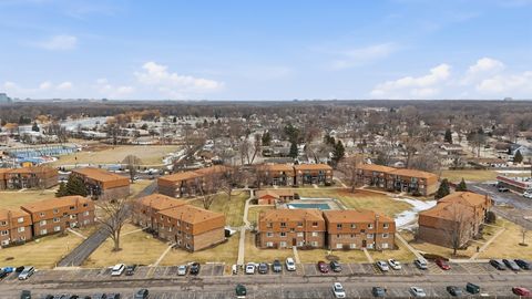 Tiny photo for 106 Boardwalk Street #1E, Elk Grove Village, IL 60007 (MLS # 12568869)