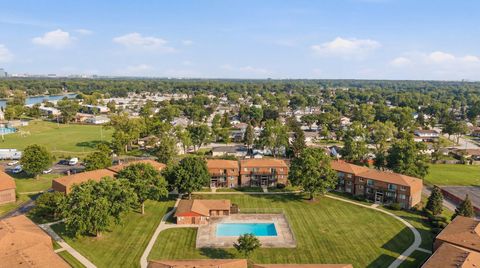 Tiny photo for 106 Boardwalk Street #1E, Elk Grove Village, IL 60007 (MLS # 12568869)