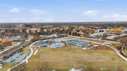 Tiny photo for 106 Boardwalk Street #1E, Elk Grove Village, IL 60007 (MLS # 12568869)