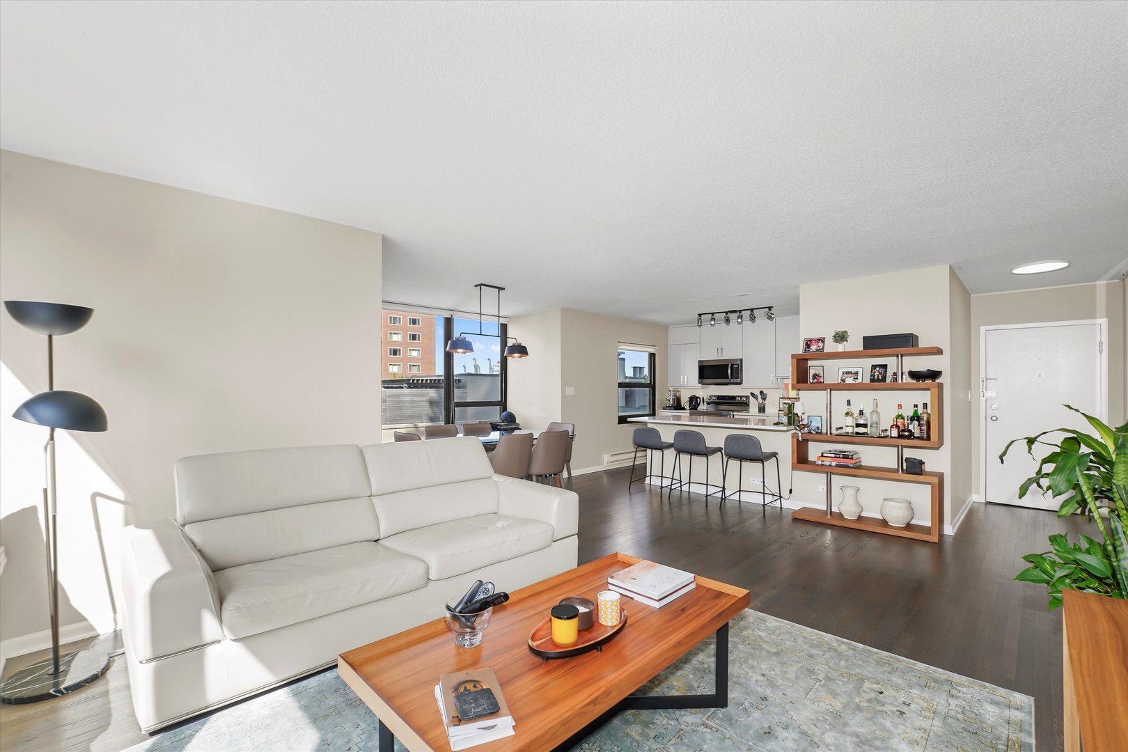 1313 N Ritchie Court 1304