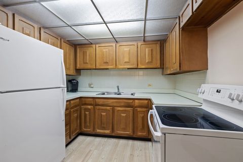 Tiny photo for 5540 Walnut Avenue #11B, Downers Grove, IL 60515 (MLS # 12467940)