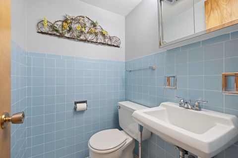 Tiny photo for 5540 Walnut Avenue #11B, Downers Grove, IL 60515 (MLS # 12467940)
