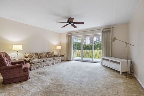 Tiny photo for 5540 Walnut Avenue #11B, Downers Grove, IL 60515 (MLS # 12467940)