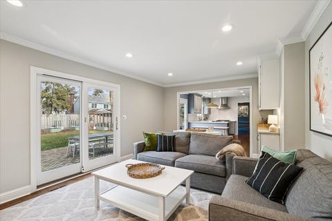 Tiny photo for 216 E Scranton Avenue, Lake Bluff, IL 60044 (MLS # 12545209)