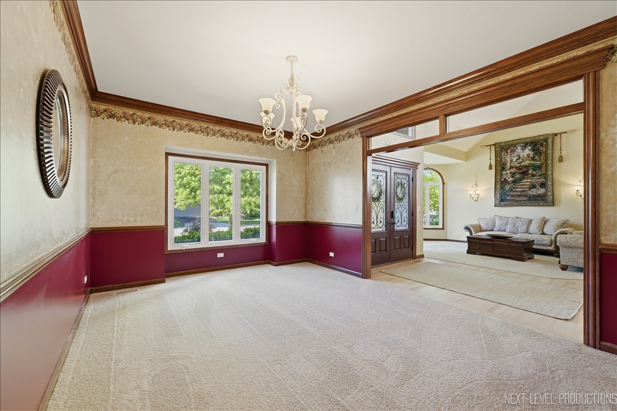 811 W Thornwood Drive